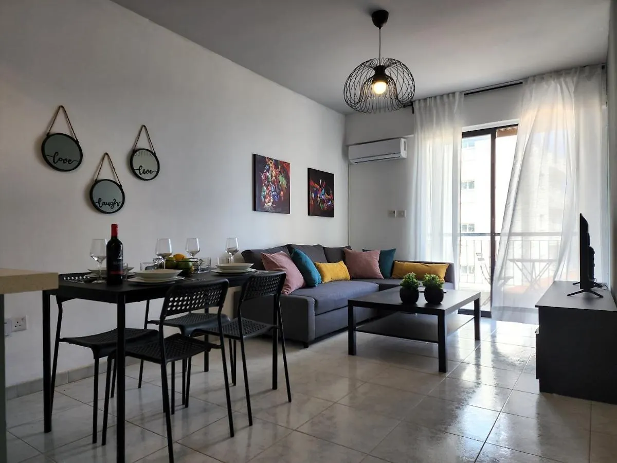 Kay'S City & Seaview One Bedroom Apartment لارنكا قبرص