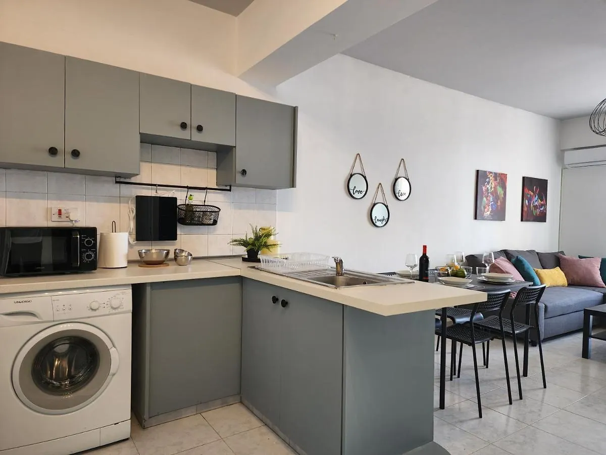 Kay'S City & Seaview One Bedroom Apartment لارنكا
